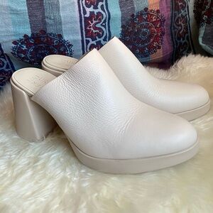 Naturalizer - Elegant Cream Mules